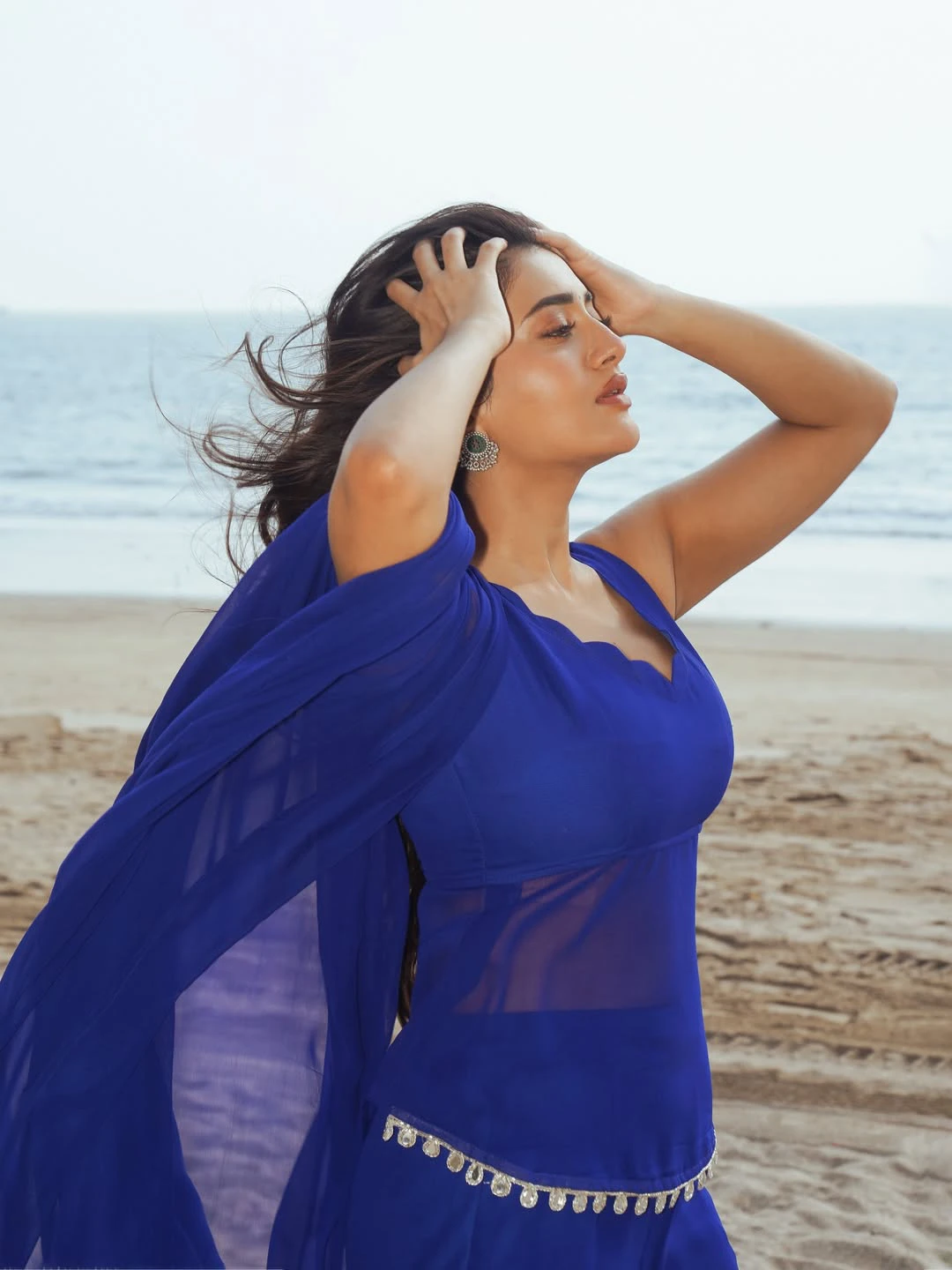 Rashi Singh Enjoying in Mumbai Beach