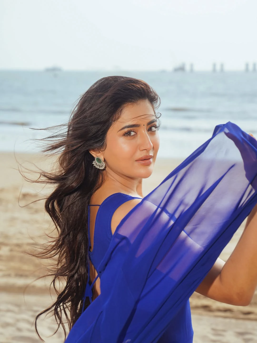 Rashi Singh Enjoying in Mumbai Beach