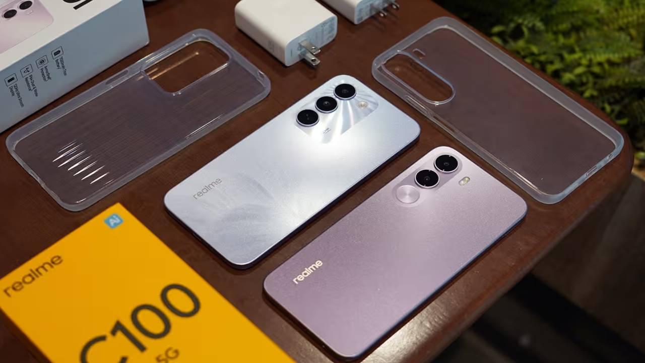 Realme C100 5G : కిర్రాక్ ఫోన్ భయ్యా.. 7,000mAh బ్యాటరీతో రియల్‌మి C100 5G వచ్చేసింది.. ఫీచర్లు అదుర్స్, ధర ఎంతంటే?