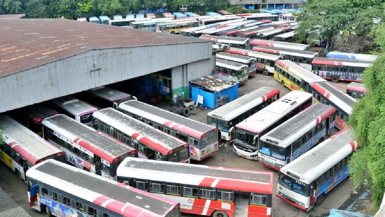 TGSRTC Strike: ప్రభుత్వం, ఆర్టీసీ జేఏసీ నేతల మధ్య చర్చలు సఫలం..! కార్మికుల డిమాండ్లకు ప్రభుత్వం అంగీకారం..!