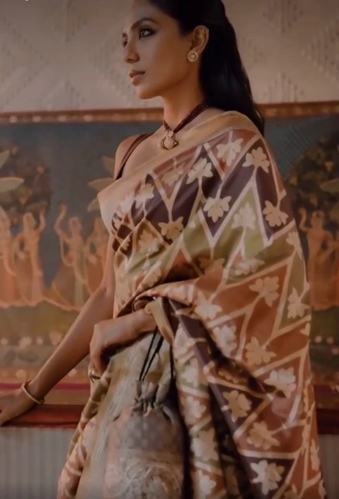 Sobhita Dhulipala Cute Looks in Saree