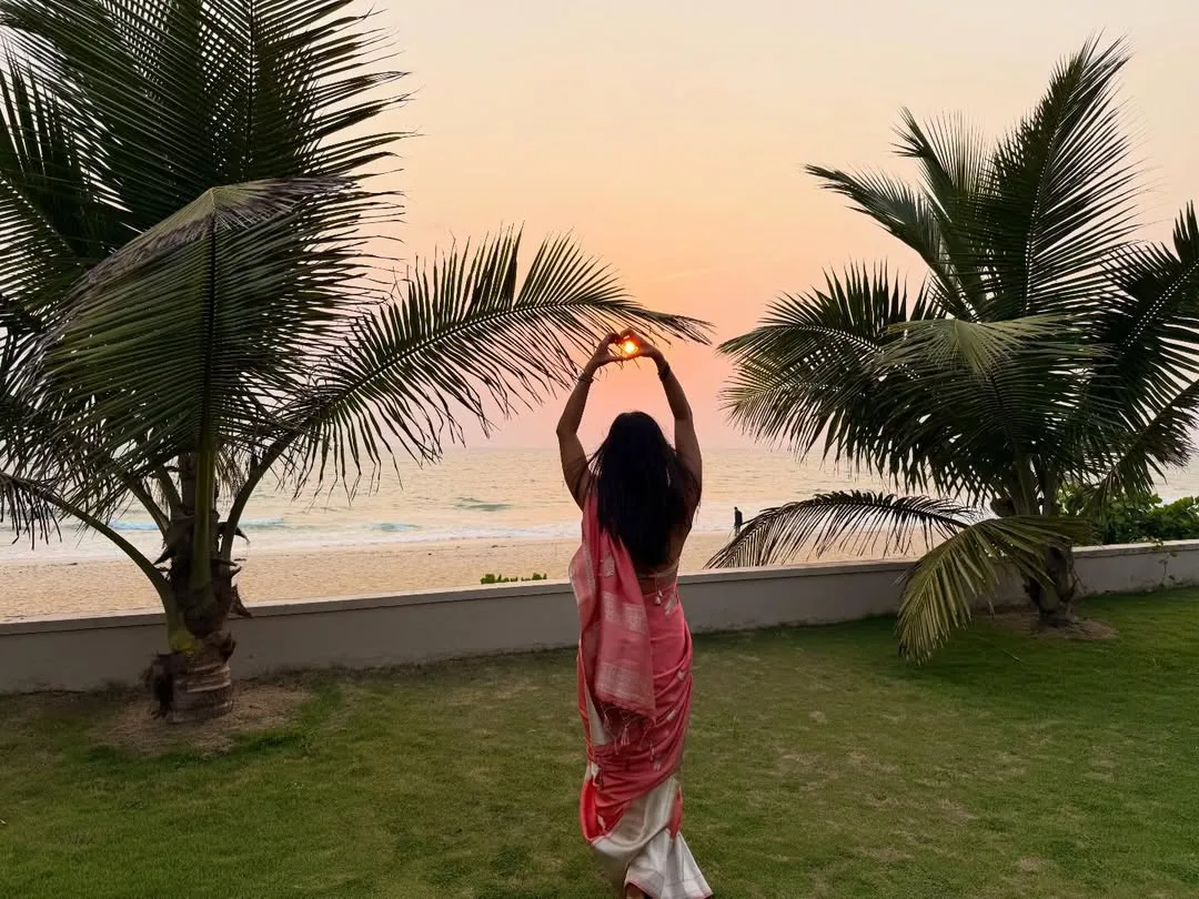 Star Heroine Pooja Hegde chennai vacation photos