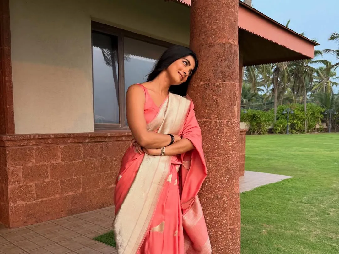 Star Heroine Pooja Hegde chennai vacation photos