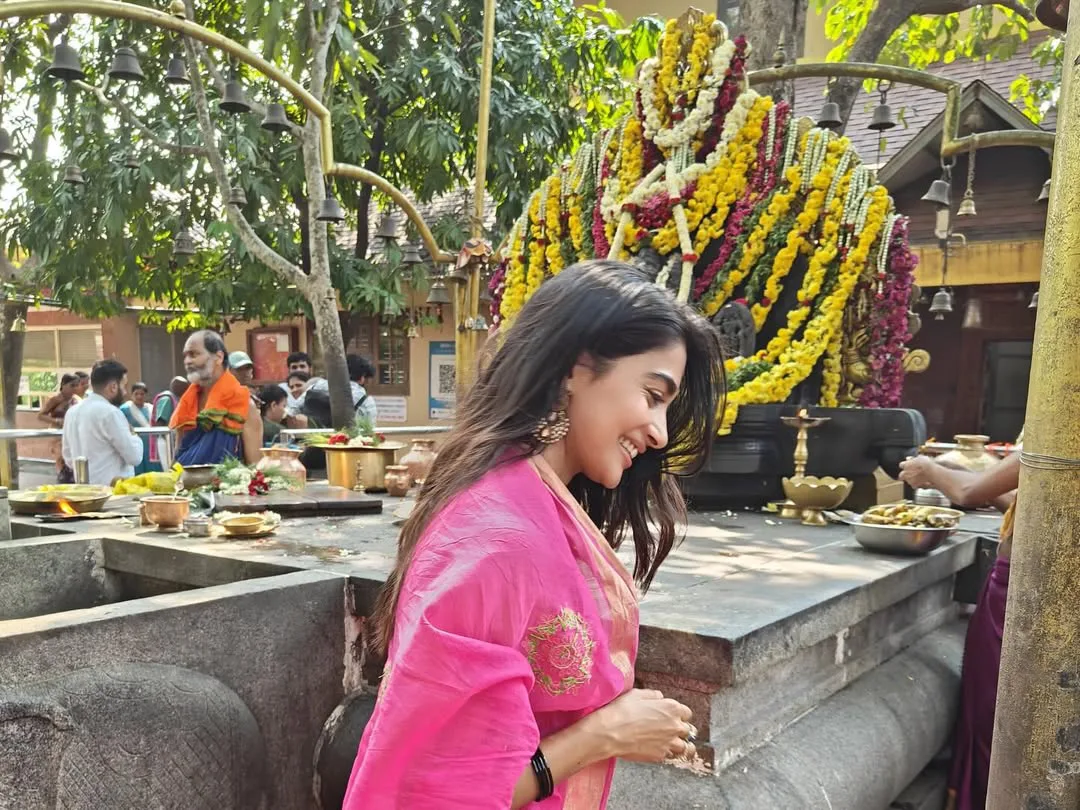 Star Heroine Pooja Hegde chennai vacation photos