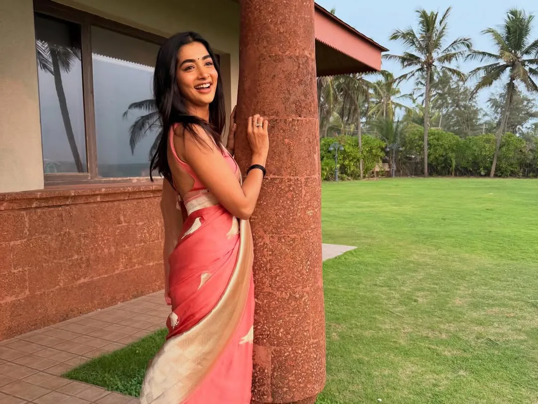 Star Heroine Pooja Hegde chennai vacation photos