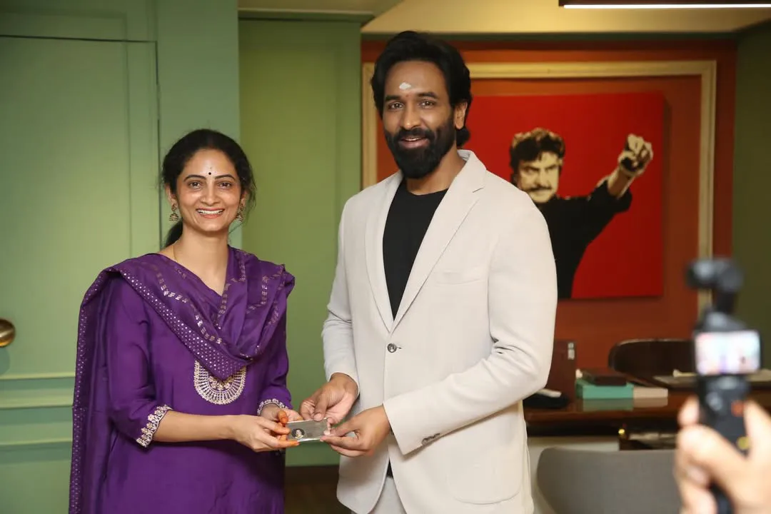 Jordar Sujatha Gets Movie Artist Association Membership from Manchu Vishnu