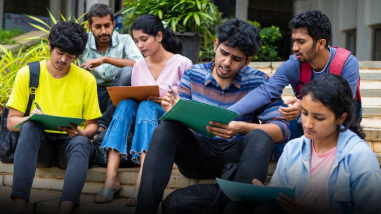 TG TET : టెట్ నోటిఫికేషన్ విడుదల.. జూన్ నెలలో పరీక్షలు.. దరఖాస్తుల స్వీకరణ ఎప్పుడంటే? పూర్తి వివరాలు ఇలా..