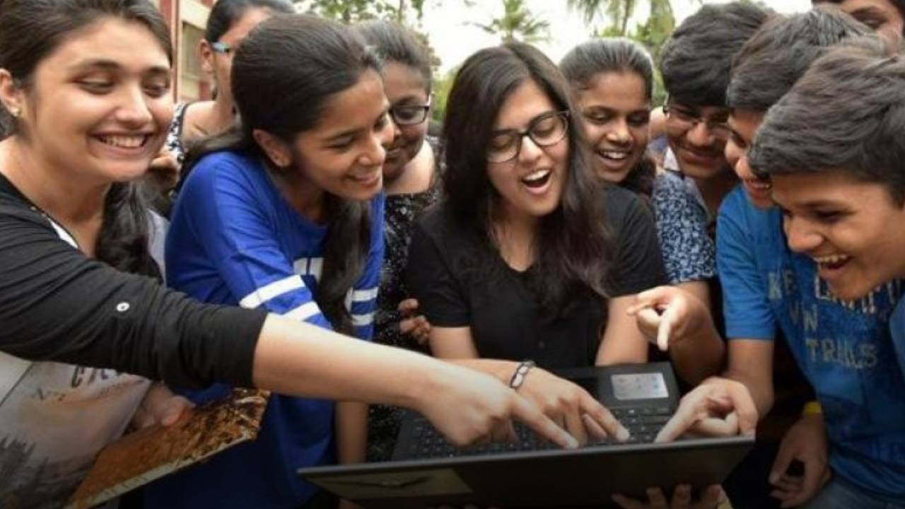 TS Inter Results 2026 : తెలంగాణలో ఇంటర్ ఫలితాలు విడుదల.. ఫస్ట్ ప్లేస్ ఆ జిల్లాదే.. వాట్సాప్‌లో ఫలితాలు ఇలా తెలుసుకోండి..