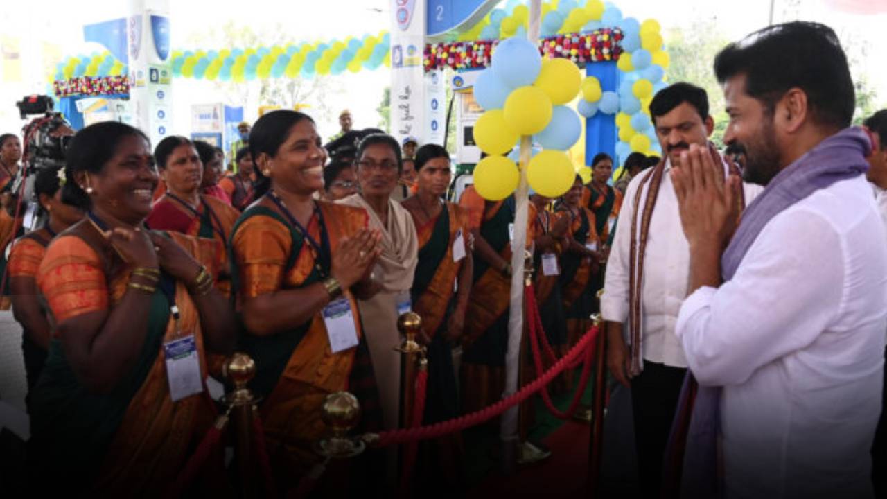 Telangana Govt : తెలంగాణ సర్కార్ కీలక నిర్ణయం.. మహిళా సంఘాలకు శుభవార్త..