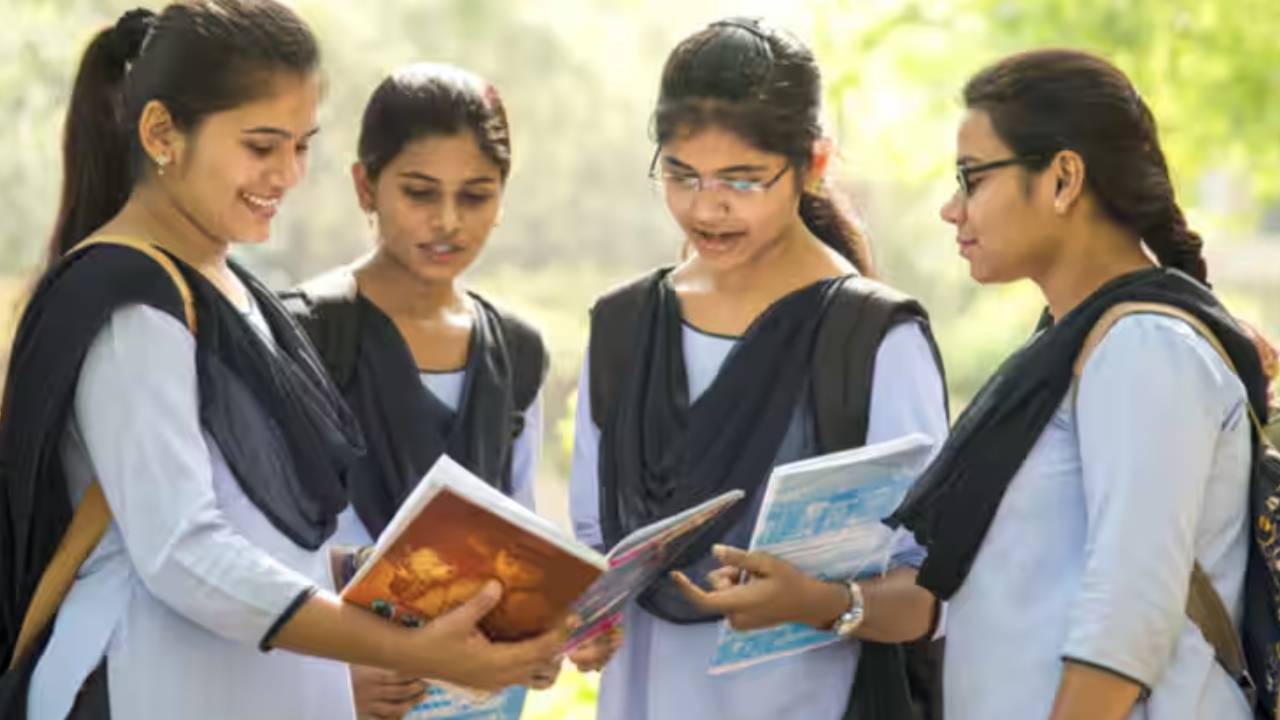 SA2 Time Table 2026 : తెలంగాణలోని స్కూల్ విద్యార్థులకు అలర్ట్.. ఎస్ఏ-2 పరీక్షల షెడ్యూల్‌లో మార్పులు.. కొత్త షెడ్యూల్ ఇదే..