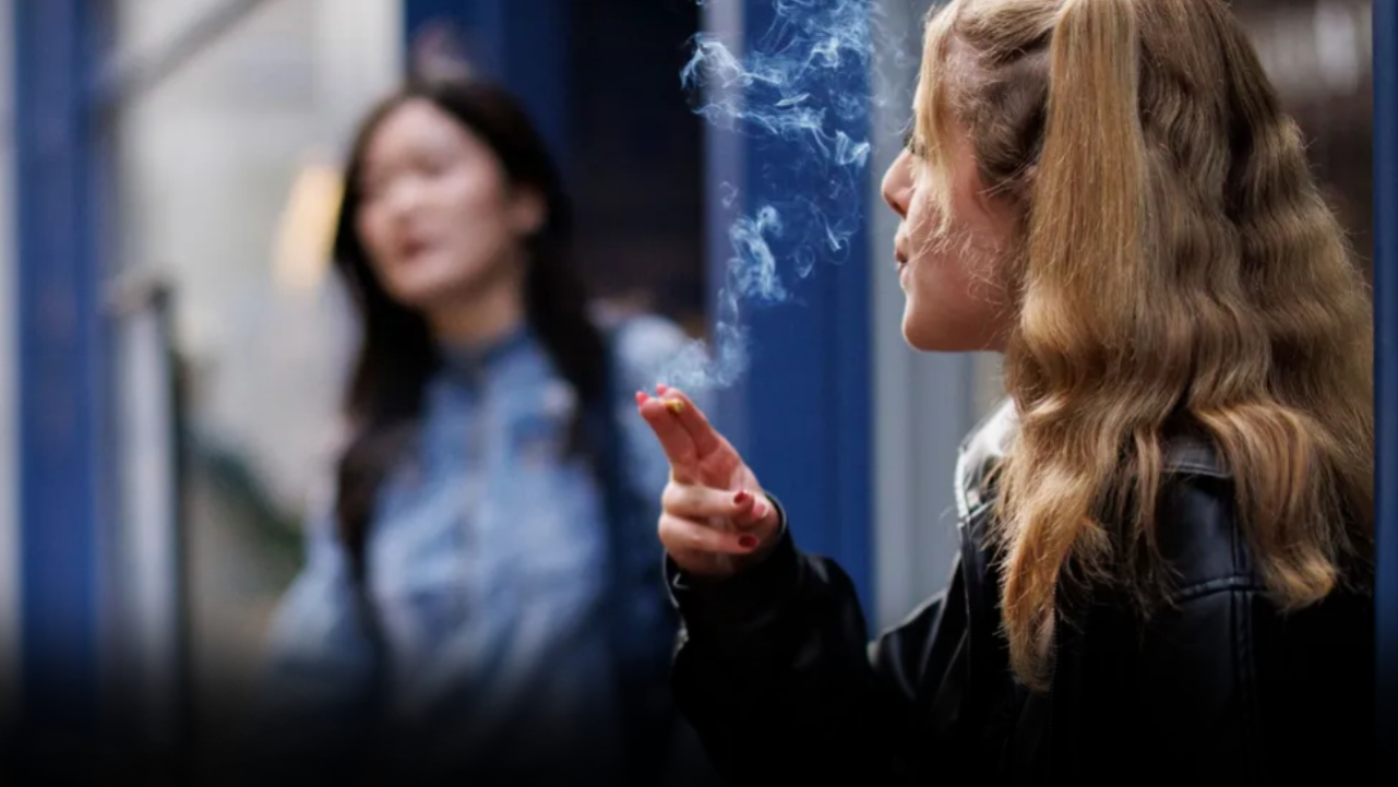 UK bans smoking : చారిత్రక బిల్లుకు యూకే పార్లమెంట్ ఆమోదముద్ర.. 2009 తర్వాత పుట్టిన వారు పొగాకు ఉత్పత్తులు కొనలేరు.