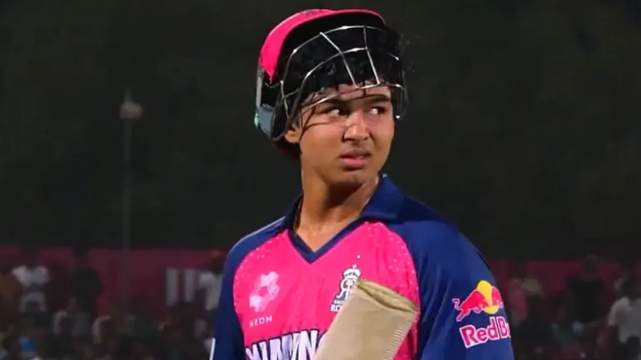 Vaibhav Suryavanshi : డ్రైవింగ్ లైసెన్స్ లేకుండానే కారు న‌డుపుతున్న వైభ‌వ్ సూర్యవంశీ.. మైదానంలోనే.. వీడియో వైర‌ల్‌..