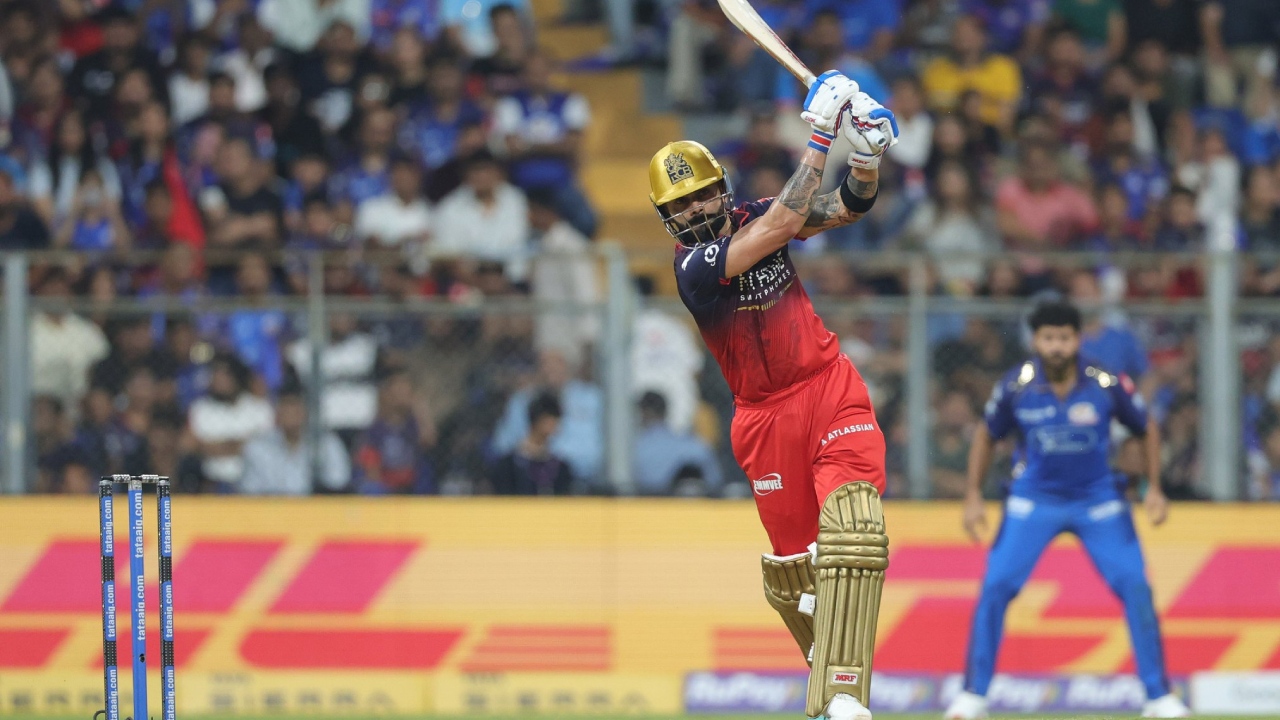 Virat Kohli : చ‌రిత్ర సృష్టించిన విరాట్ కోహ్లీ.. ముంబై పై ఒకే ఒక ఆట‌గాడు..