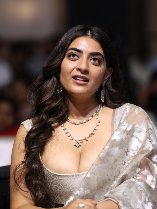 Zayn Marie Khan Shines in Saree at Dacoit Trailer Launch Event