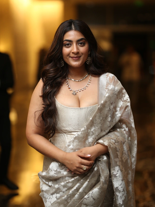 Zayn Marie Khan Shines in Saree at Dacoit Trailer Launch Event