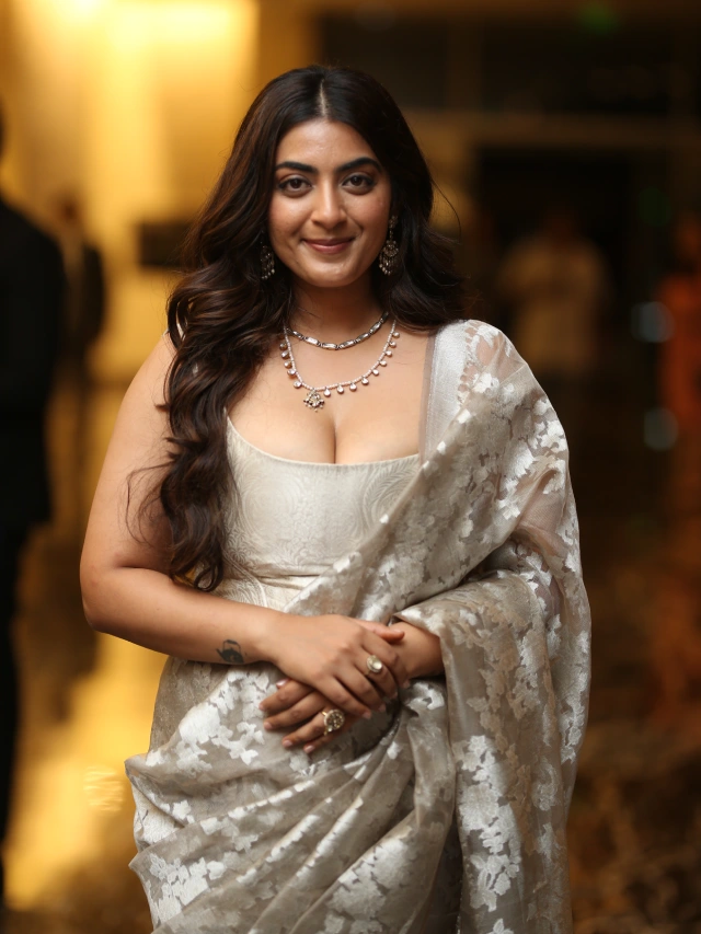 Zayn Marie Khan Shines in Saree at Dacoit Trailer Launch Event