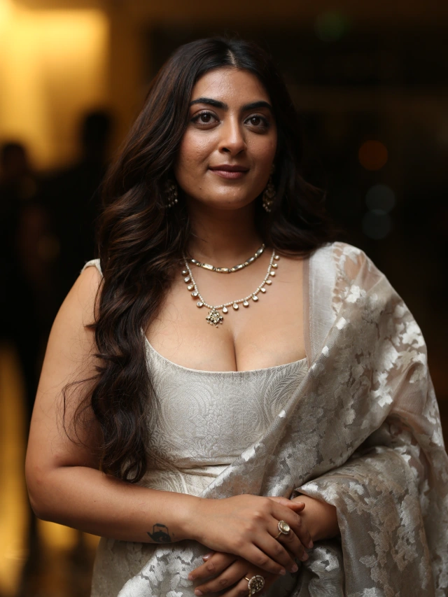 Zayn Marie Khan Shines in Saree at Dacoit Trailer Launch Event