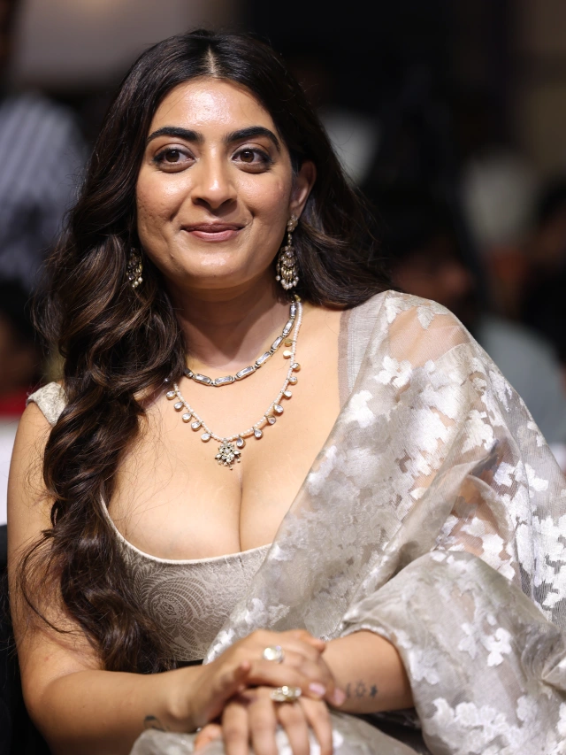 Zayn Marie Khan Shines in Saree at Dacoit Trailer Launch Event