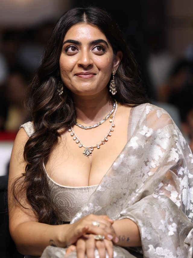 Zayn Marie Khan Shines in Saree at Dacoit Trailer Launch Event