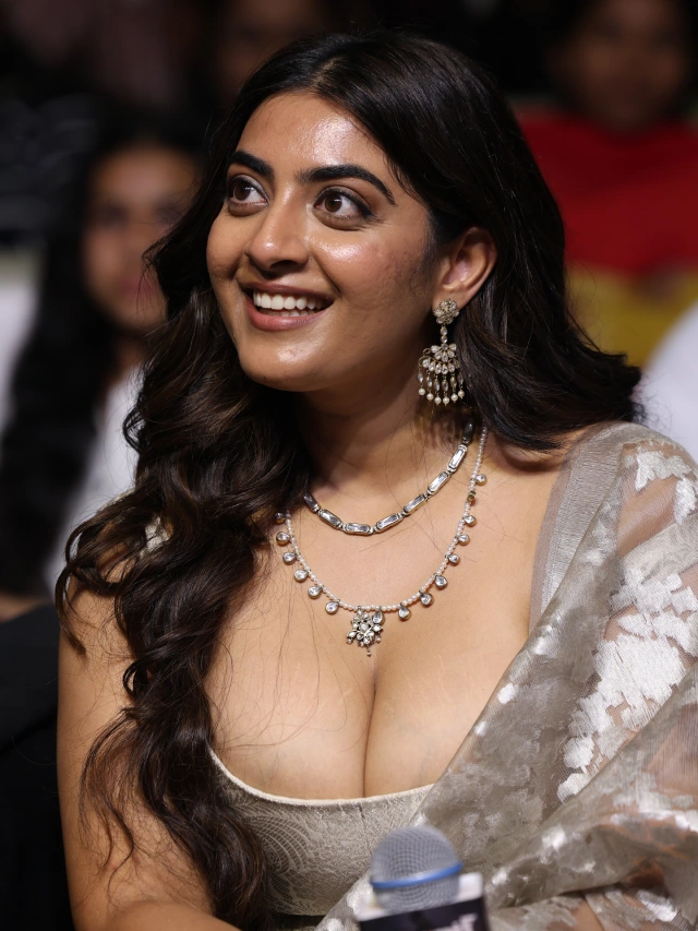 Zayn Marie Khan Shines in Saree at Dacoit Trailer Launch Event