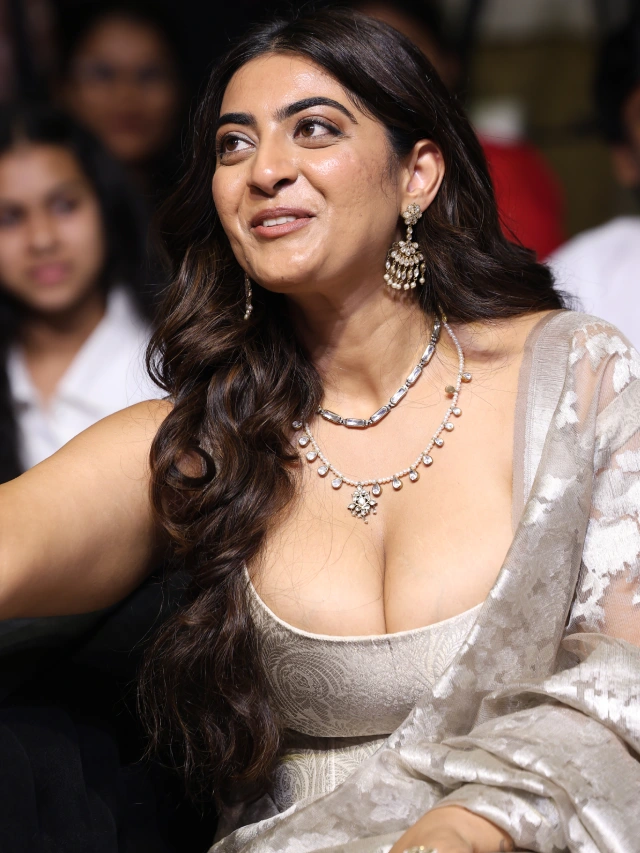 Zayn Marie Khan Shines in Saree at Dacoit Trailer Launch Event