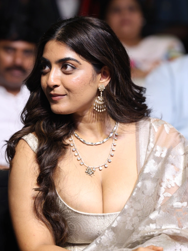 Zayn Marie Khan Shines in Saree at Dacoit Trailer Launch Event