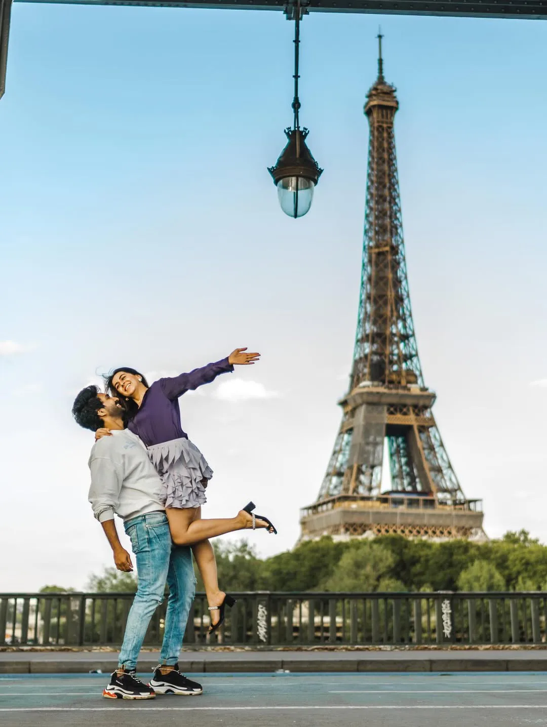aadhi pinisetty, nikki galrani paris vacation photos