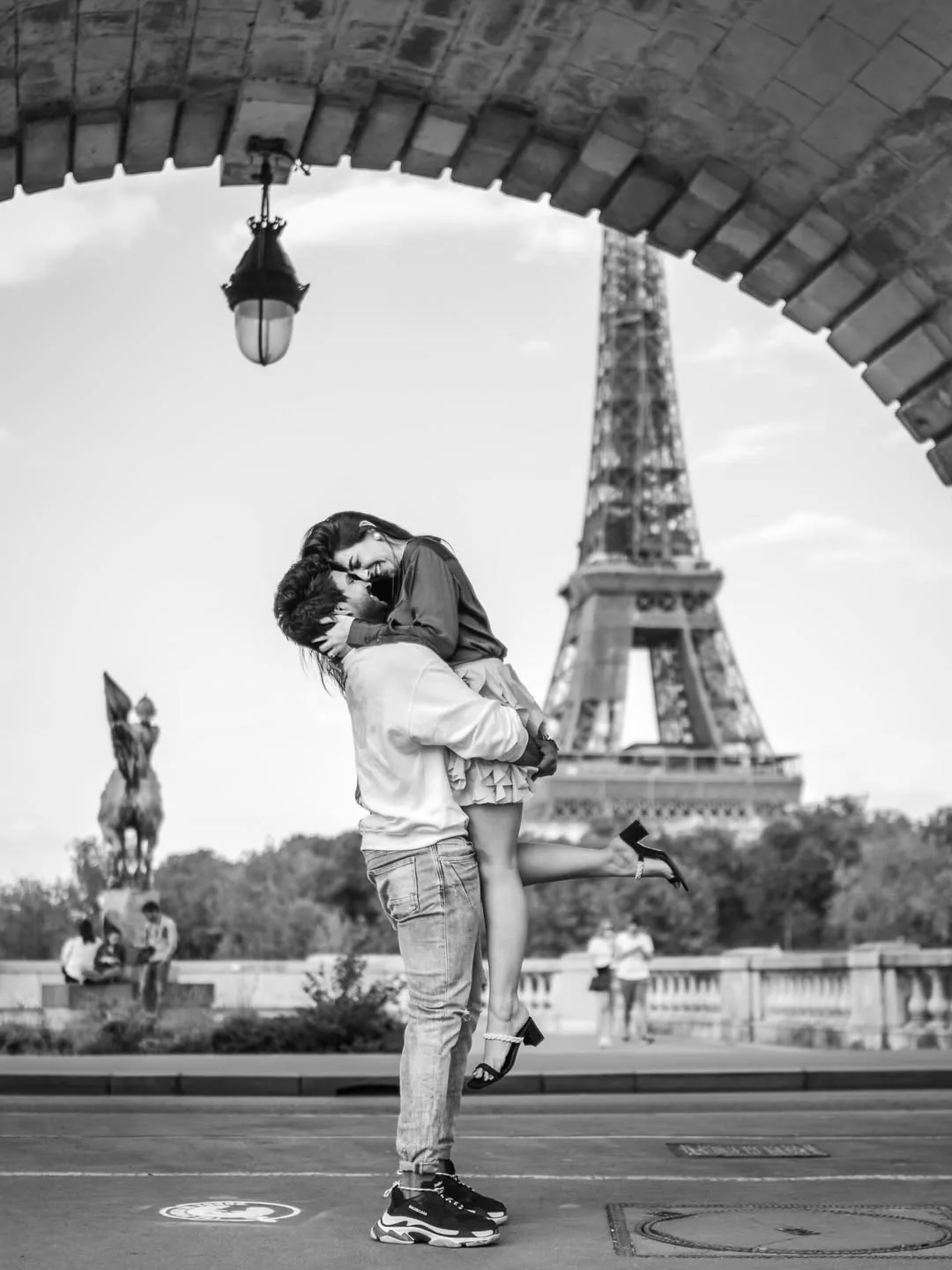 aadhi pinisetty, nikki galrani paris vacation photos