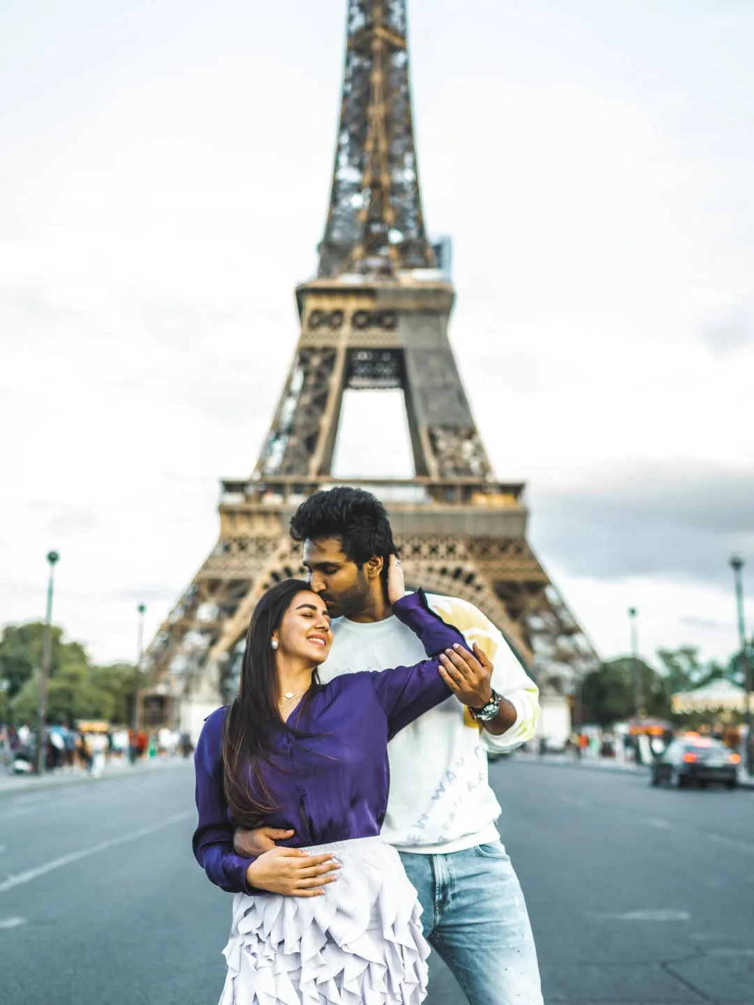 aadhi pinisetty, nikki galrani paris vacation photos