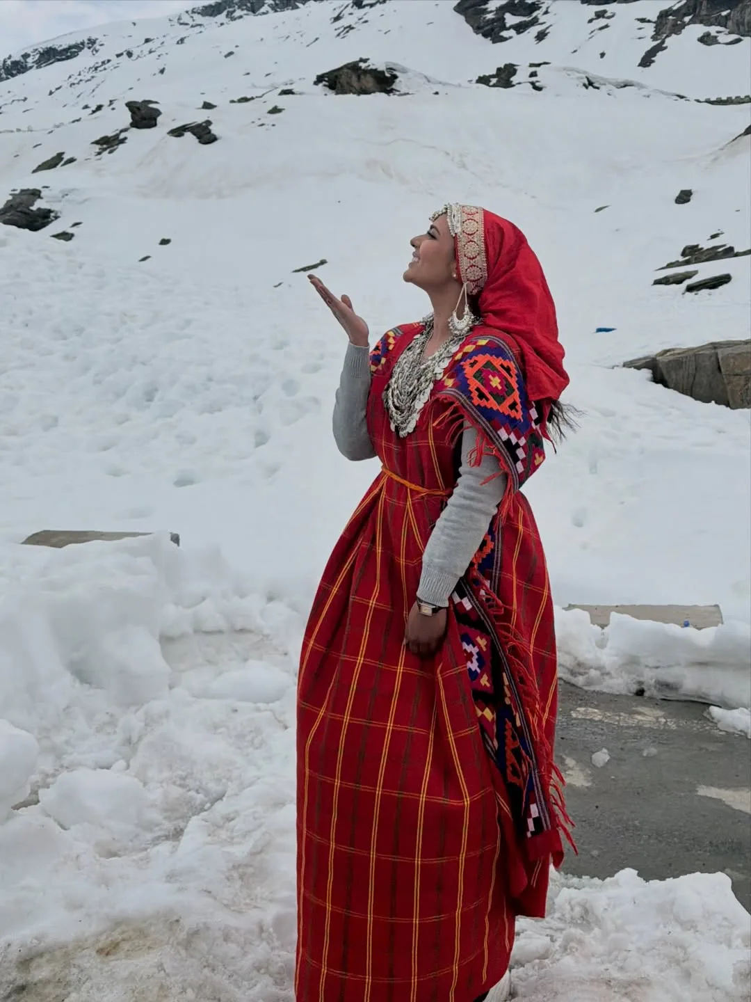 aishwarya rajesh at manali vacation