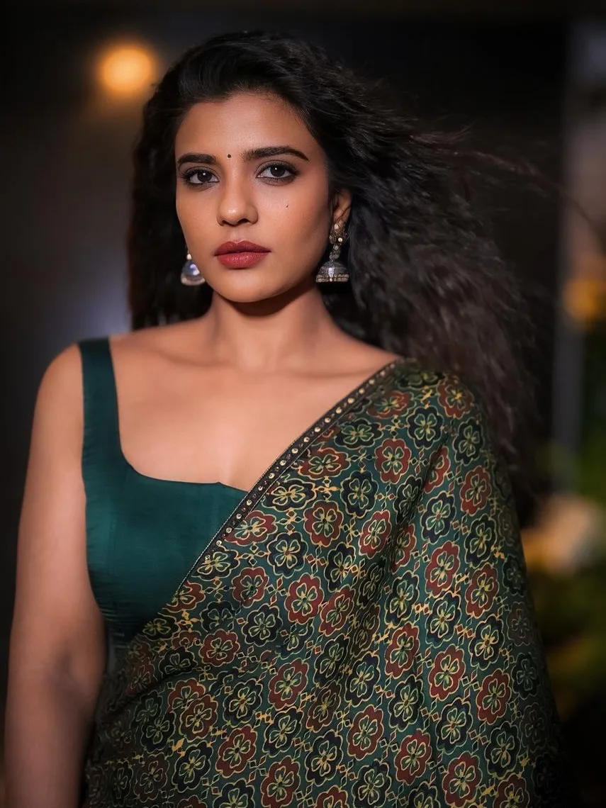 aishwarya rajesh latest photos in saree