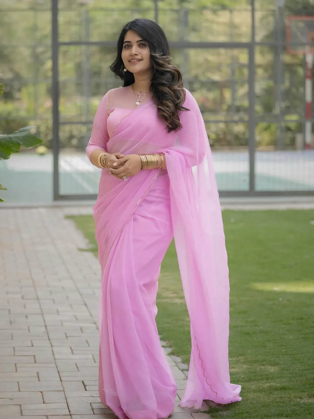 anchor sravanthi chokkarapu latest photos in pink saree