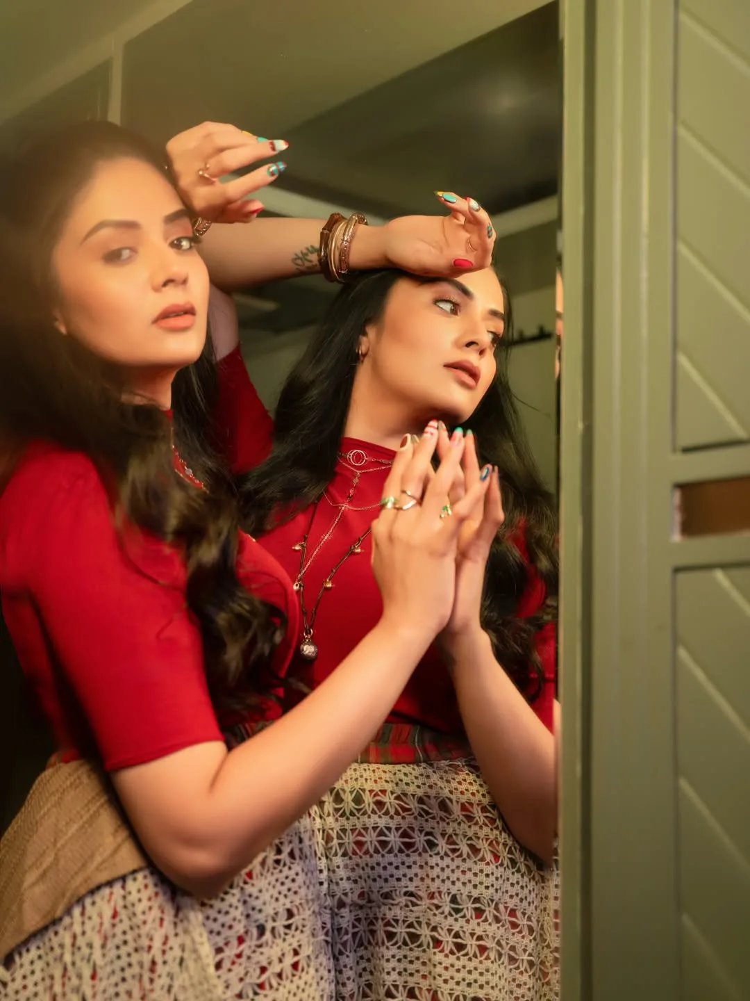 anchor sreemukhi latest photo gallery