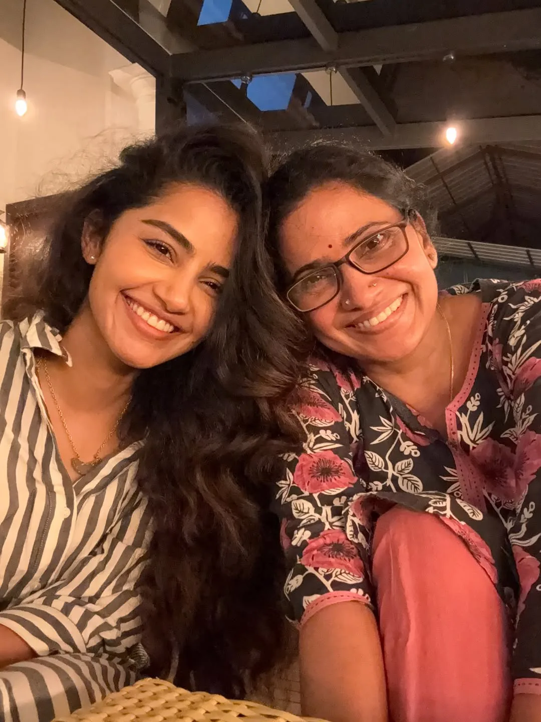 anupama parameswaran mother sunitha parameswaran birthday photos