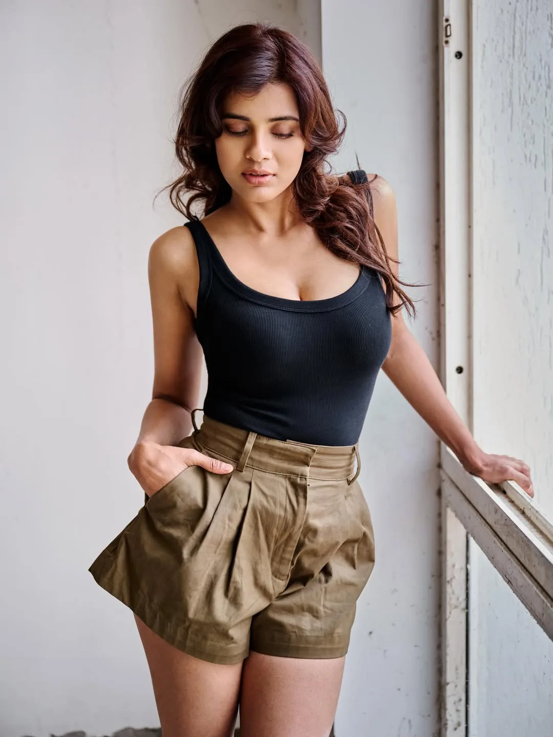 hebah patel latest hot photos goes viral on social media