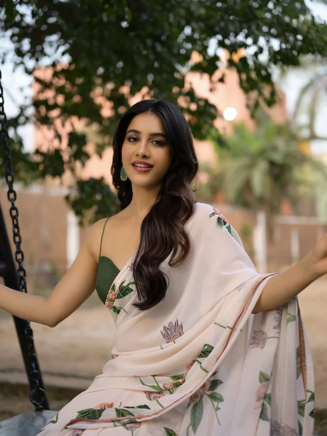 iSmart Shankar heroine Nabha Natesh photos in saree