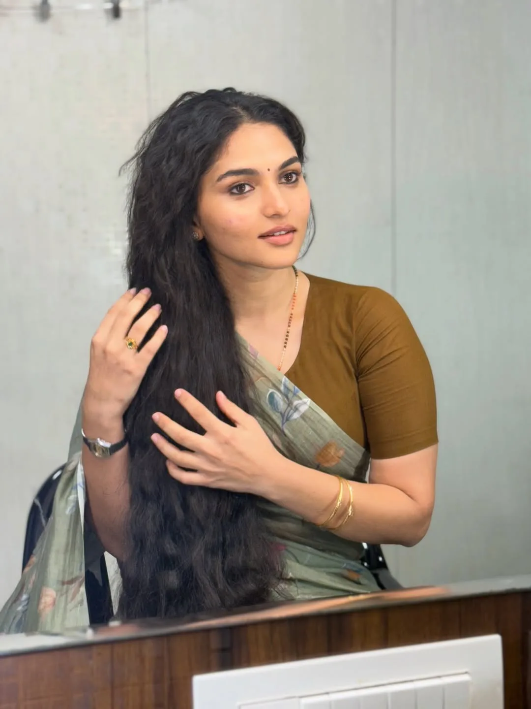 kayadu lohar shared pallichattambi movie working stills