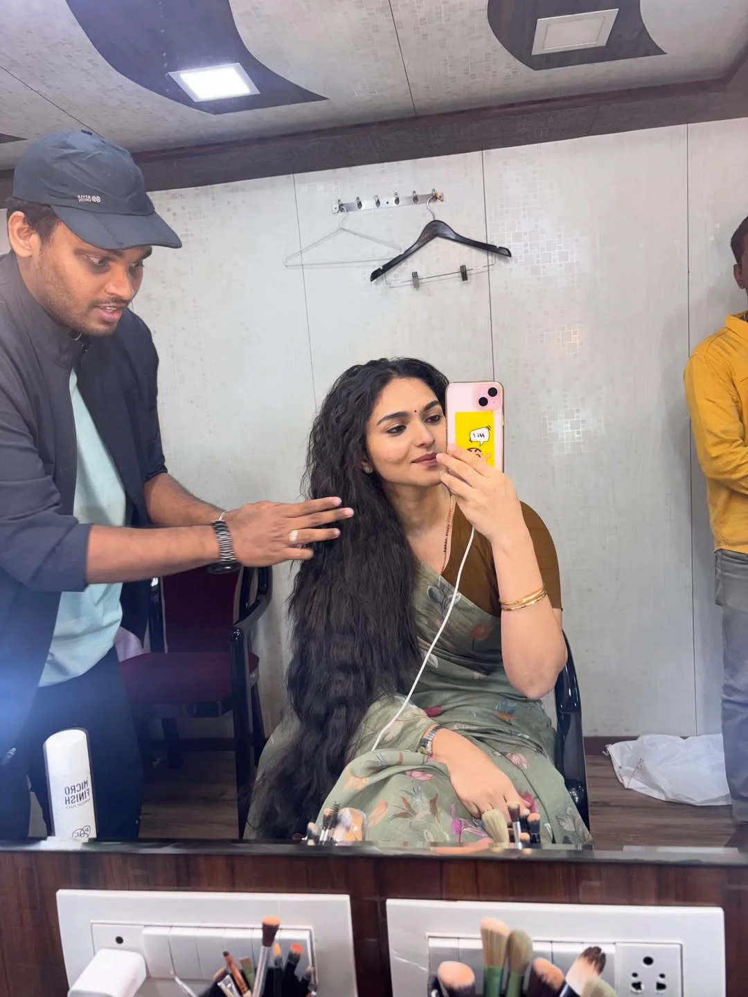 kayadu lohar shared pallichattambi movie working stills