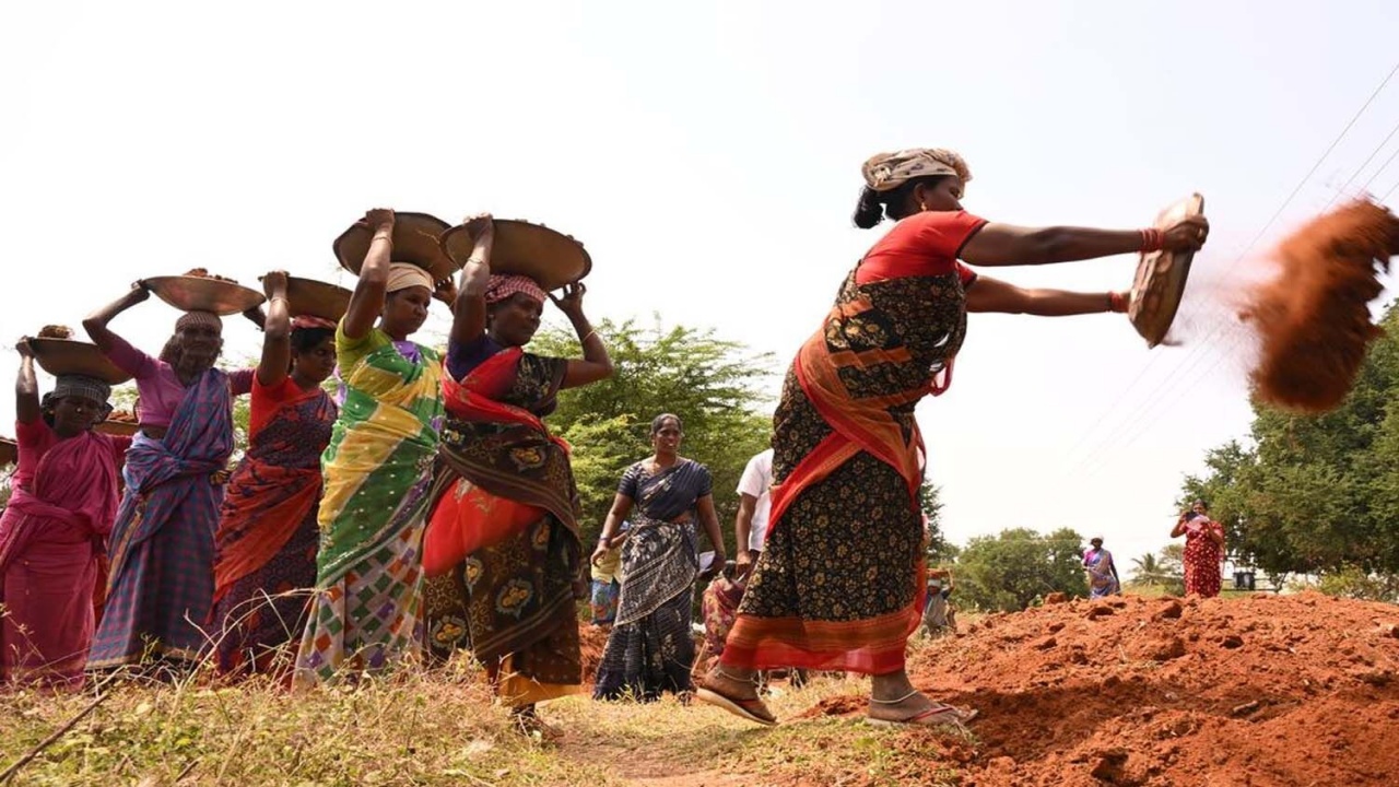 MGNREGA Workers Free Insurance : ఉపాధి సిబ్బందికి తెలంగాణ సర్కార్ శుభవార్త.. రూ.40 లక్షల నుంచి రూ.కోటి వరకు ఉచితంగా..