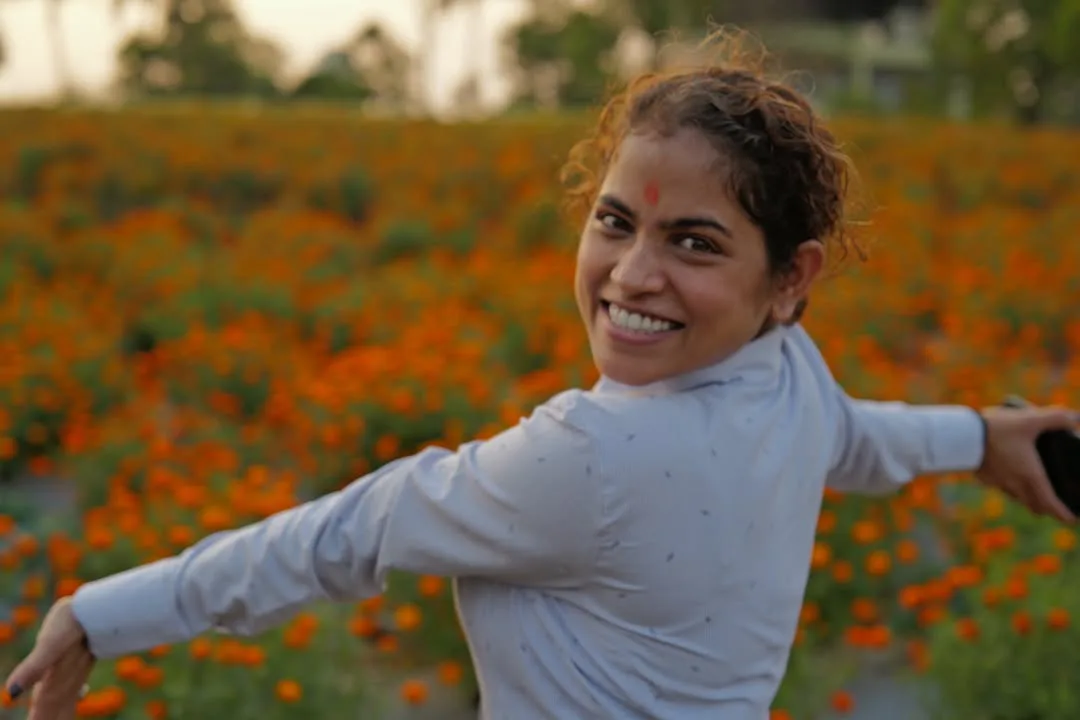 mrunal thakur special photos with friends