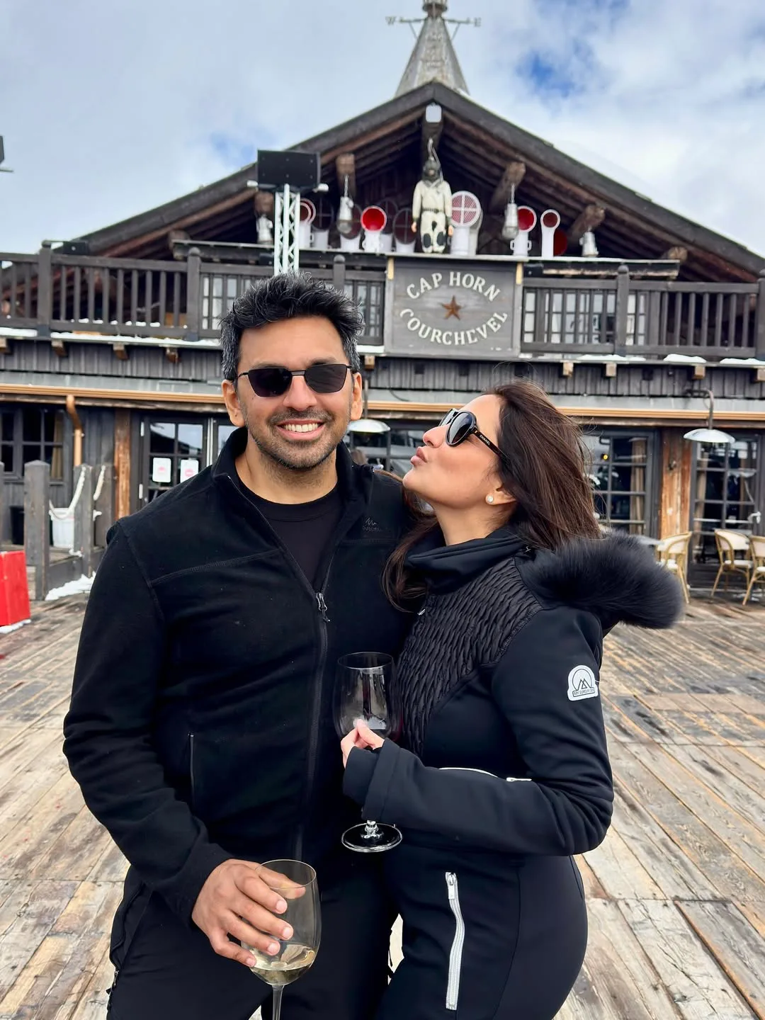 nidhi agarwal latest vacation with family photos