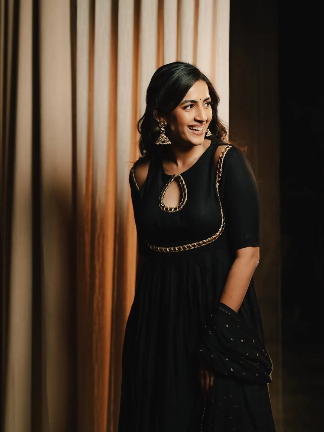 niharika konidela stunning look in black outfit