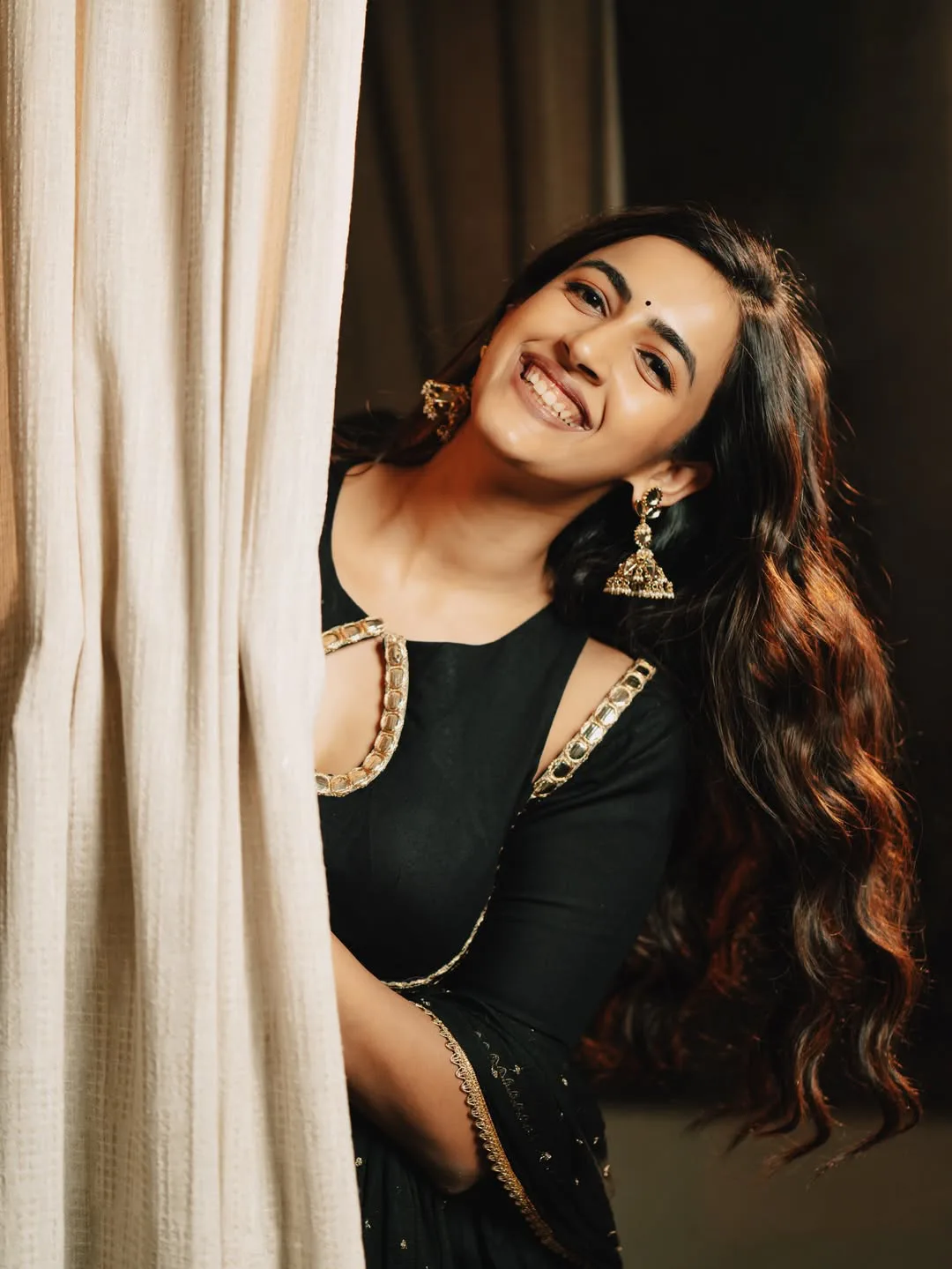 niharika konidela stunning look in black outfit