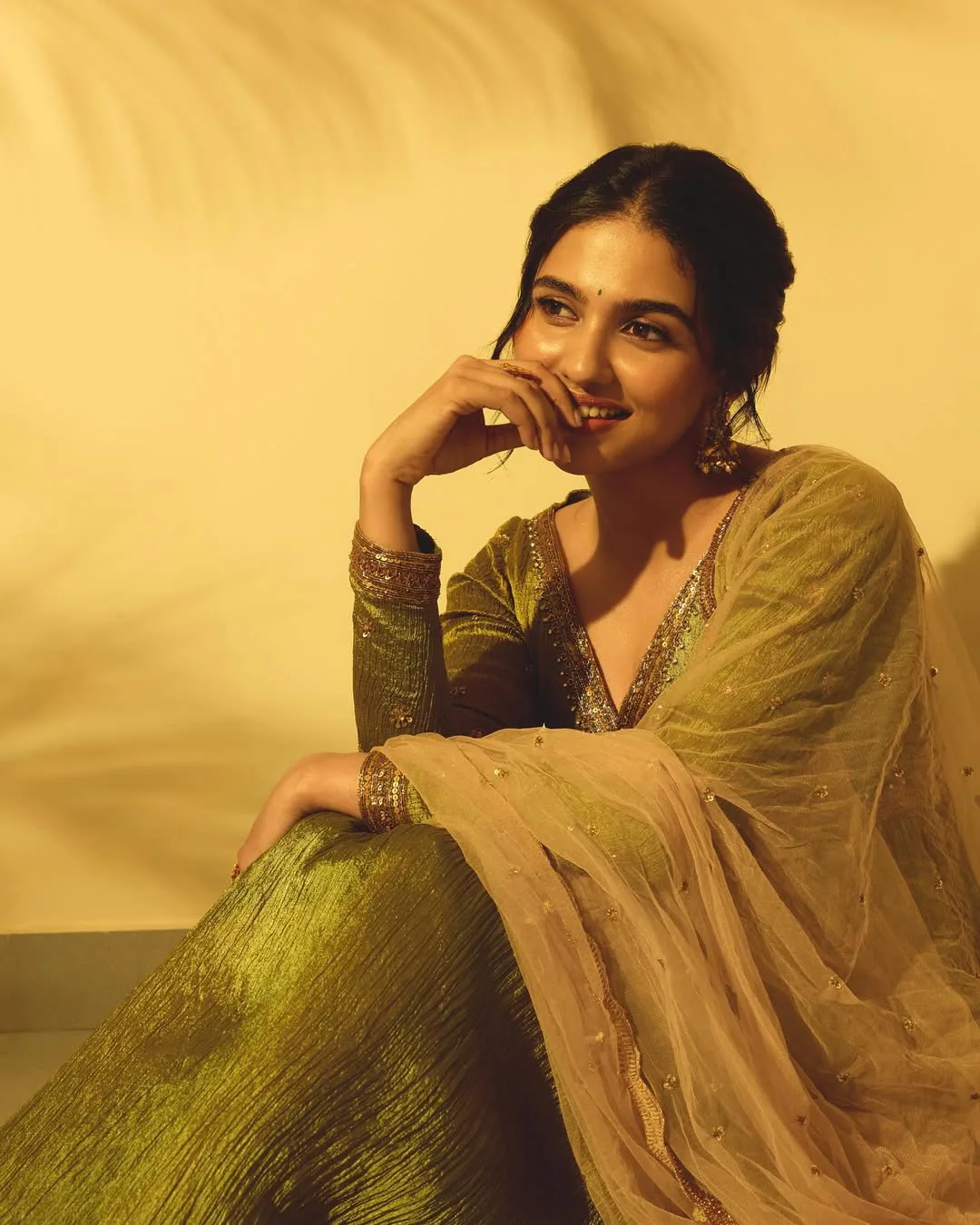 premalu fame mamitha baiju stunning looks