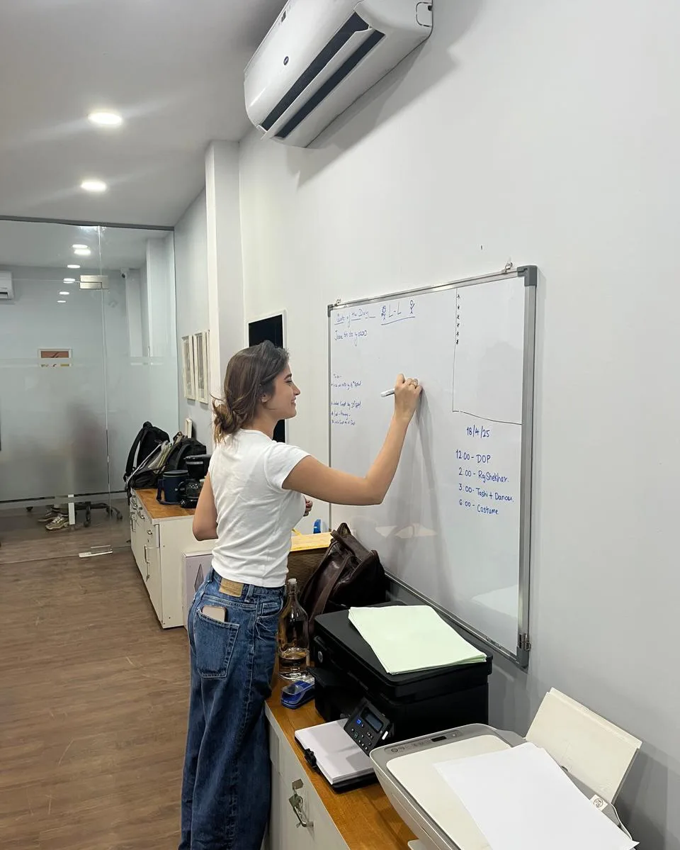 rasha thadani photos with family and friends