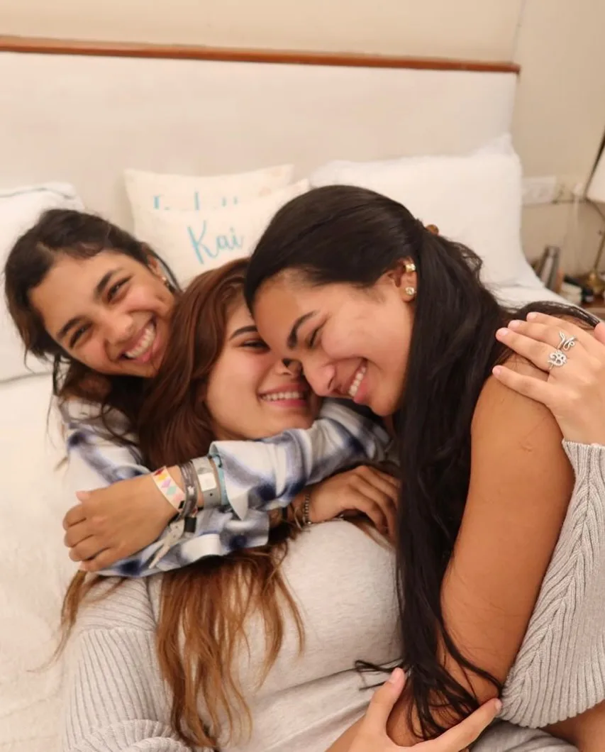 rasha thadani photos with family and friends