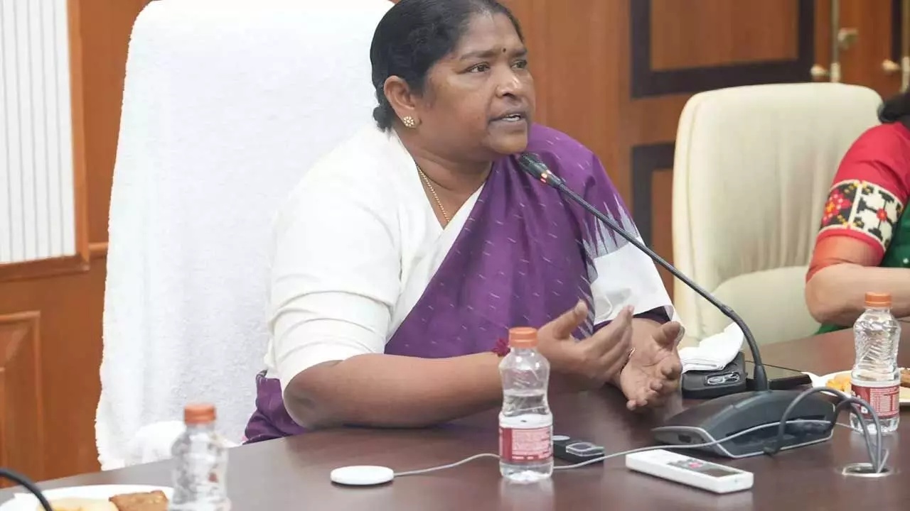 Minister Seethakka : అంగన్వాడీలకు అలర్ట్.. జీతం పెంపుపై మంత్రి సీతక్క కీలక ప్రకటన