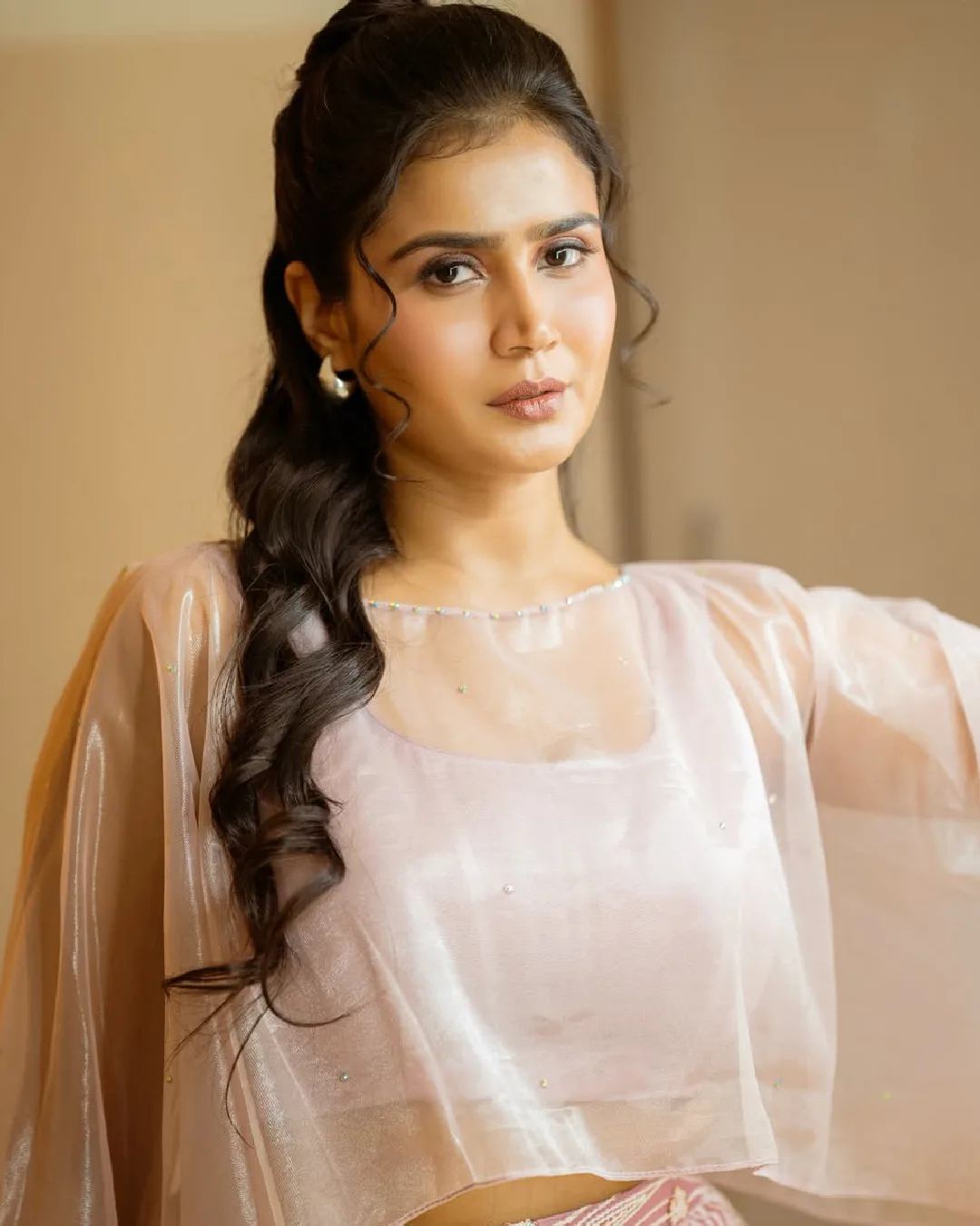 serial actress kavya sri stunning looks