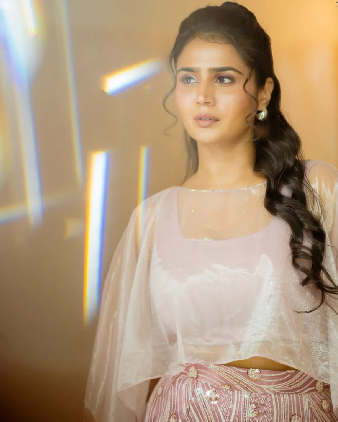 serial actress kavya sri stunning looks