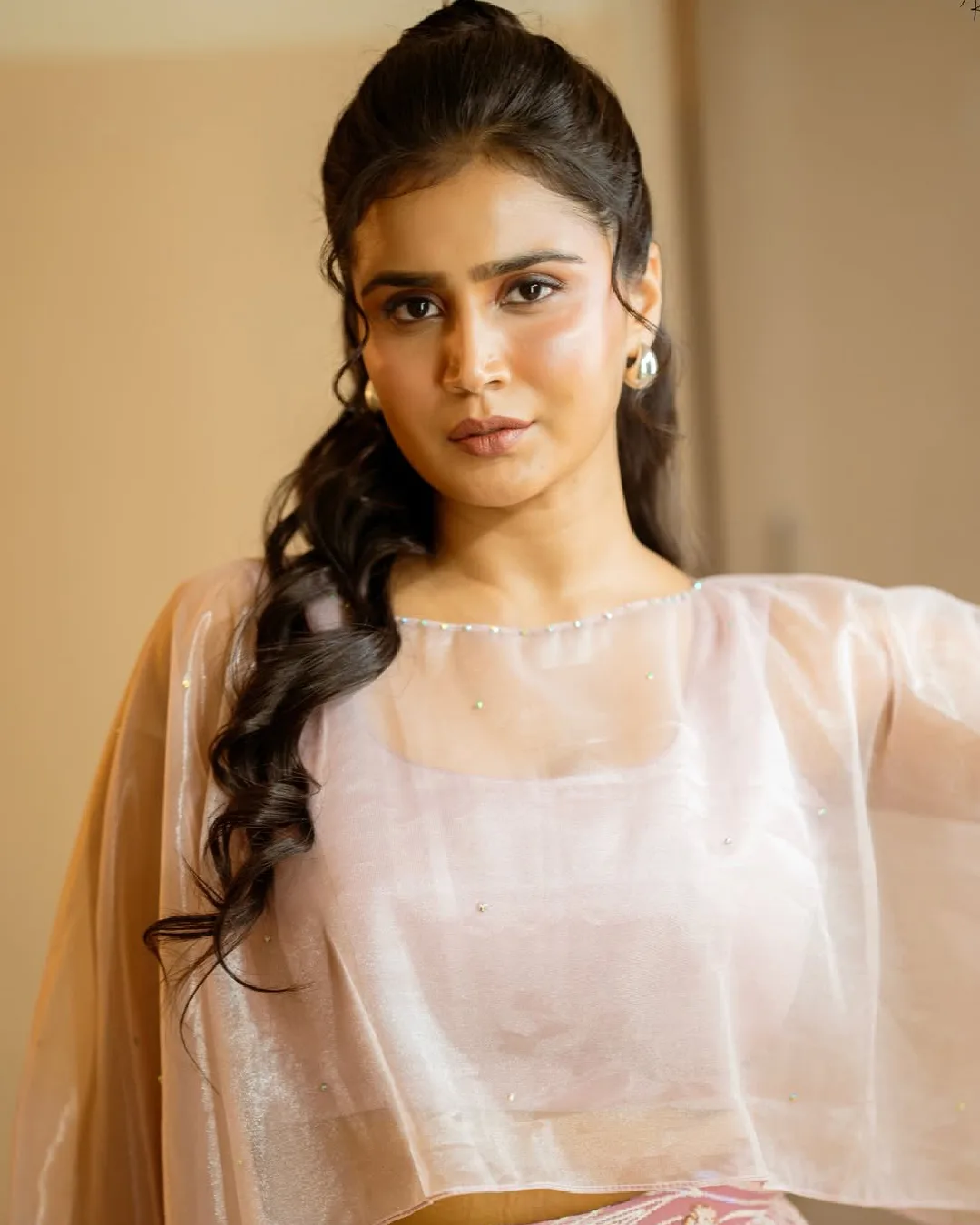 serial actress kavya sri stunning looks